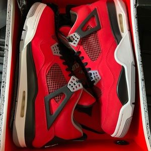 Jordan 4 Toro Bravo